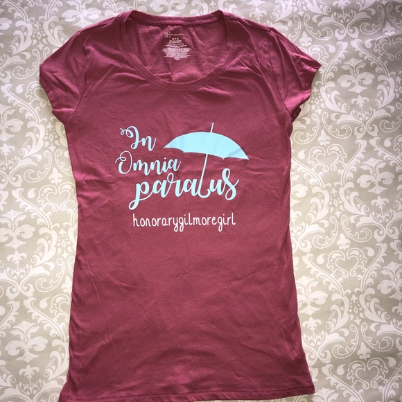 New ”In Omnia Paratus” Gilmore Girls Shirt - Picture 3 of 3